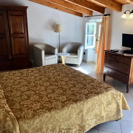 B&B L'antico Borgo 레반토