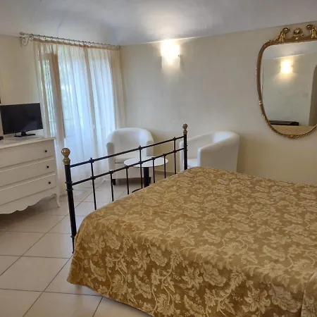 L'antico Borgo 4* לבנטו