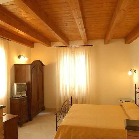 L'antico Borgo 4* לבנטו